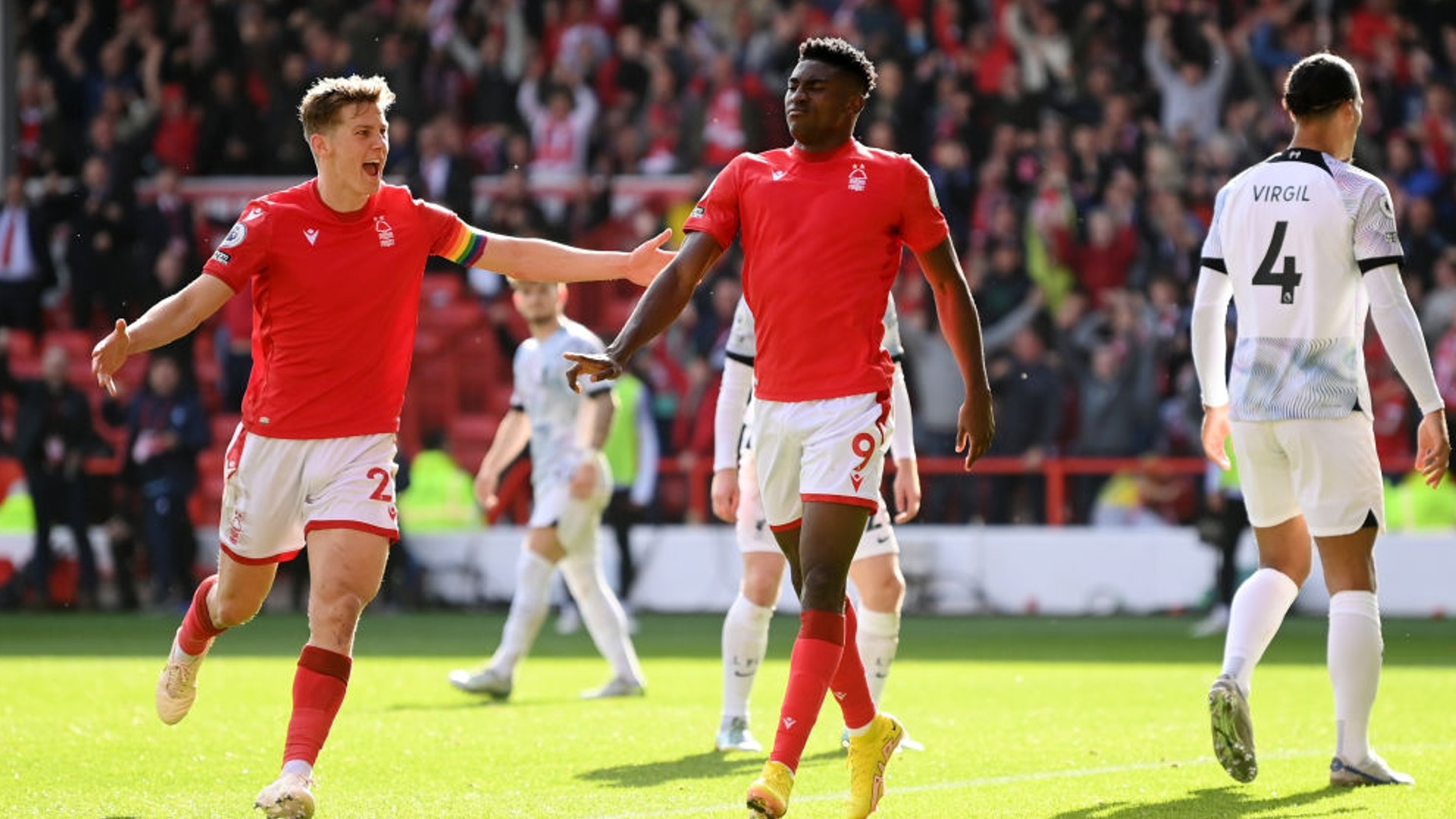 励新一代球 励新一代球